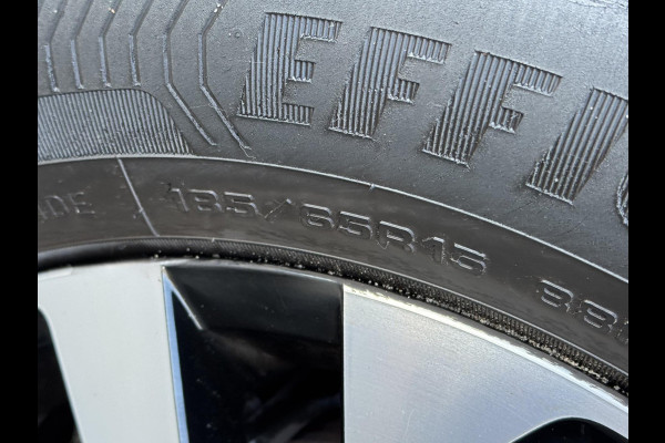 Volkswagen Polo 1.0 MPI R-Line Styling - Apple CarPlay / Navigatie I Airco I PDC I Sport velgen I 87.000 KM Dealer onderhouden