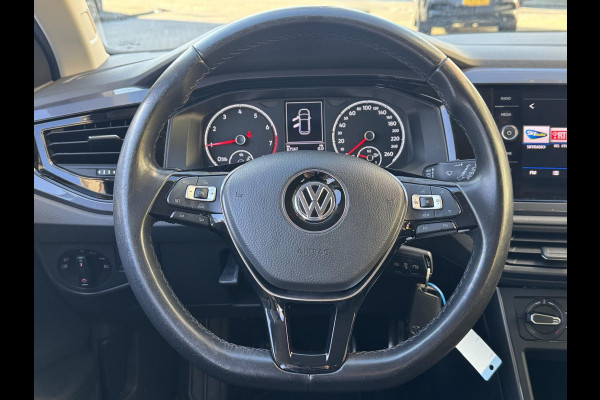 Volkswagen Polo 1.0 MPI R-Line Styling - Apple CarPlay / Navigatie I Airco I PDC I Sport velgen I 87.000 KM Dealer onderhouden