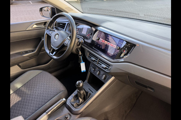 Volkswagen Polo 1.0 MPI R-Line Styling - Apple CarPlay / Navigatie I Airco I PDC I Sport velgen I 87.000 KM Dealer onderhouden