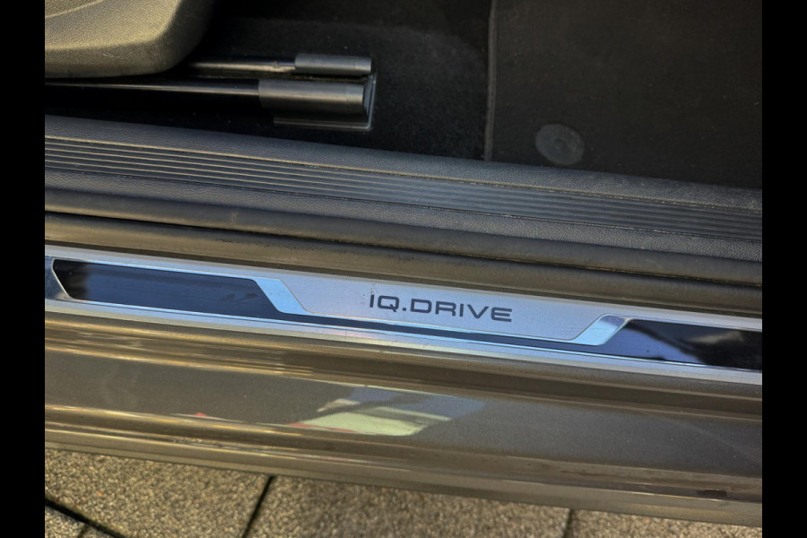 Volkswagen Polo 1.0 MPI R-Line Styling - Apple CarPlay / Navigatie I Airco I PDC I Sport velgen I 87.000 KM Dealer onderhouden