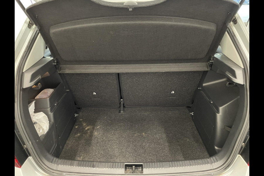 Škoda Fabia 1.0 TSI Business Edition Navigatie Apple Carplay/Android Auto Parkeersensoren achter Cruise Control Airco Lichtmetalen velgen