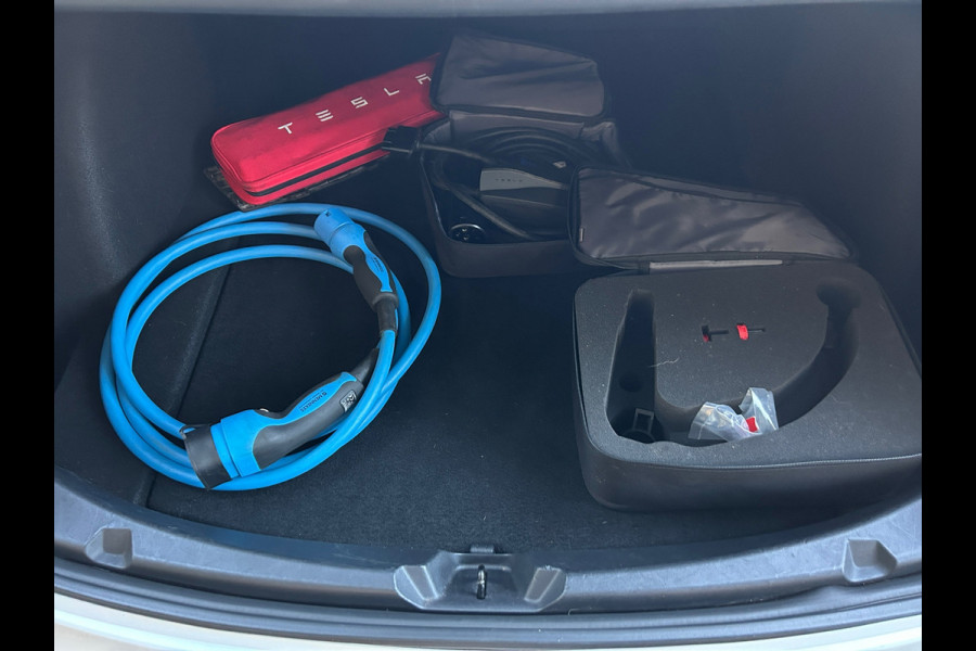 Tesla Model 3 Standard RWD Plus 60 kWh Trekhaak (1.000kg) Rijklaarprijs!