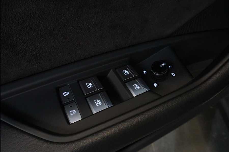 Audi e-tron 55 Quattro Advanced |  City Pack | Tour Pack | 360° Camera | Sportstoelen Memory | LED Matrix | Navigatie | Climate Control | Lichtmetalen Velgen | Camera