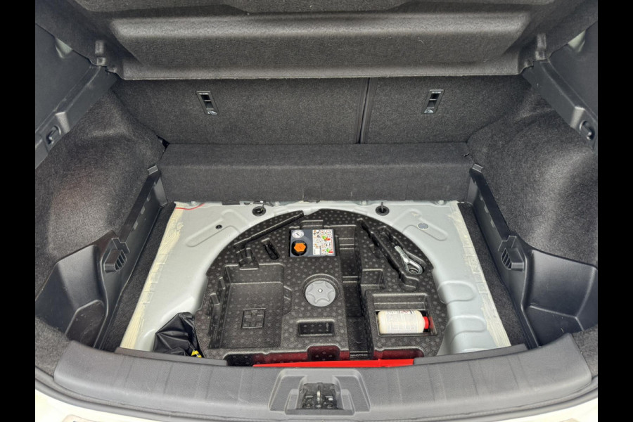 Nissan QASHQAI 1.3 DIG-T N-Connecta AutomaatCruise Climate Stoel- en voorruitverwarming 360-camera Apple / Android Pano
