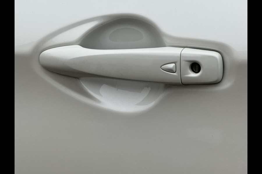 Nissan QASHQAI 1.3 DIG-T N-Connecta AutomaatCruise Climate Stoel- en voorruitverwarming 360-camera Apple / Android Pano