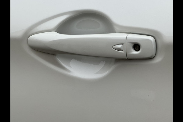 Nissan QASHQAI 1.3 DIG-T N-Connecta AutomaatCruise Climate Stoel- en voorruitverwarming 360-camera Apple / Android Pano