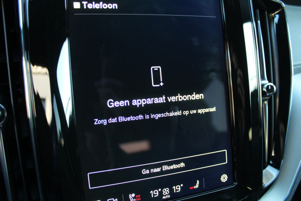 Volvo XC60 2.0 T8 Plug-in hybrid AWD Ultra Black Edition | Head-up | B&W | Luchtvering | 360 Camera | Panoramadak