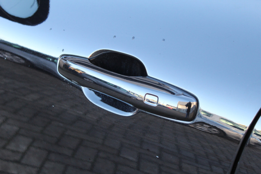 Volvo XC60 2.0 T8 Plug-in hybrid AWD Ultra Black Edition | Head-up | B&W | Luchtvering | 360 Camera | Panoramadak