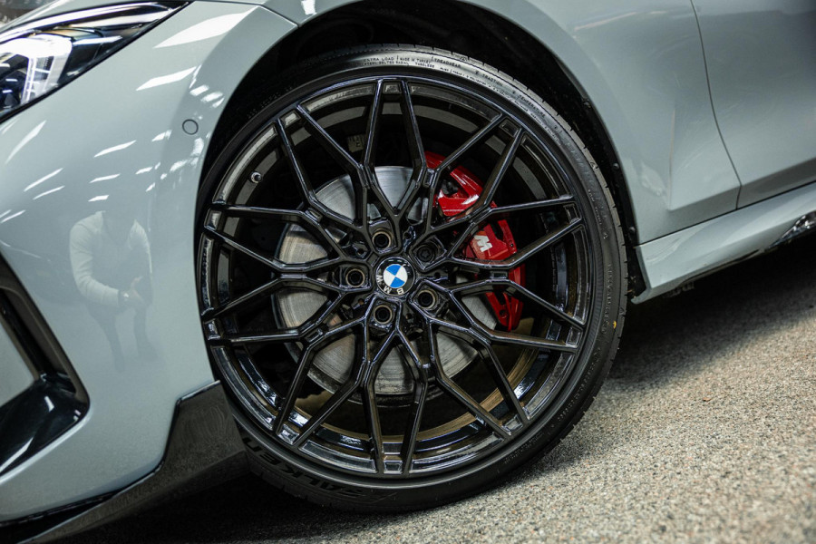 BMW 3-serie M340i xDrive | M-Performance Pack | M-stoelen | Head-Up | Carbon inleg | 20'' velgen | Sportstuur |