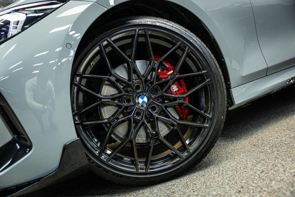 BMW 3-serie M340i xDrive | M-Performance Pack | M-stoelen | Head-Up | Carbon inleg | 20'' velgen | Sportstuur |