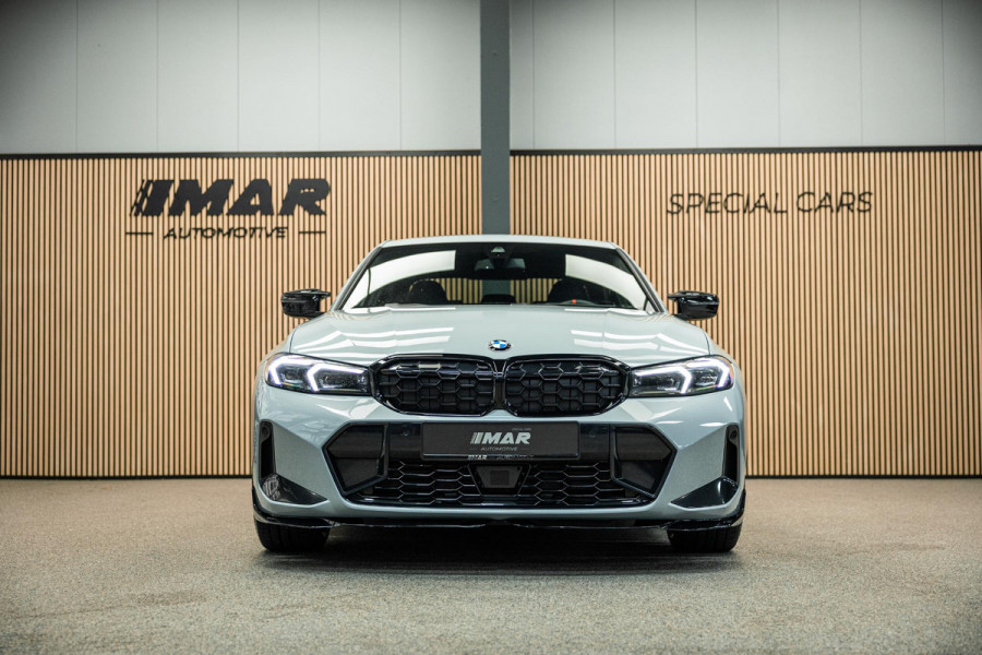 BMW 3-serie M340i xDrive | M-Performance Pack | M-stoelen | Head-Up | Carbon inleg | 20'' velgen | Sportstuur |