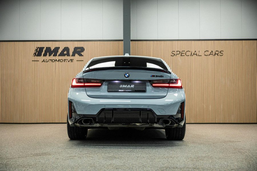 BMW 3-serie M340i xDrive | M-Performance Pack | M-stoelen | Head-Up | Carbon inleg | 20'' velgen | Sportstuur |