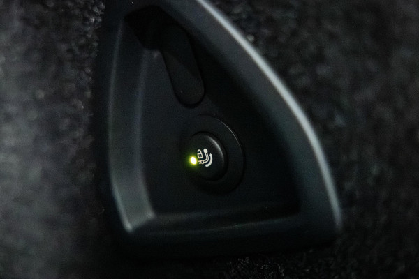 BMW 3-serie M340i xDrive | M-Performance Pack | M-stoelen | Head-Up | Carbon inleg | 20'' velgen | Sportstuur |