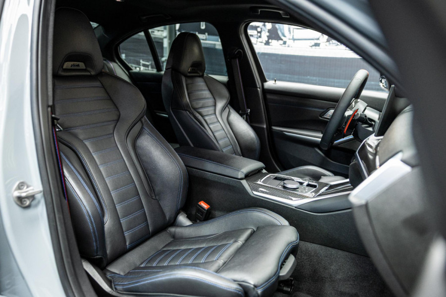 BMW 3-serie M340i xDrive | M-Performance Pack | M-stoelen | Head-Up | Carbon inleg | 20'' velgen | Sportstuur |