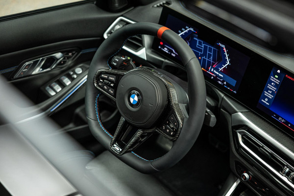 BMW 3-serie M340i xDrive | M-Performance Pack | M-stoelen | Head-Up | Carbon inleg | 20'' velgen | Sportstuur |
