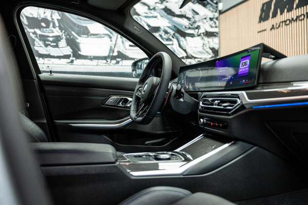 BMW 3-serie M340i xDrive | M-Performance Pack | M-stoelen | Head-Up | Carbon inleg | 20'' velgen | Sportstuur |