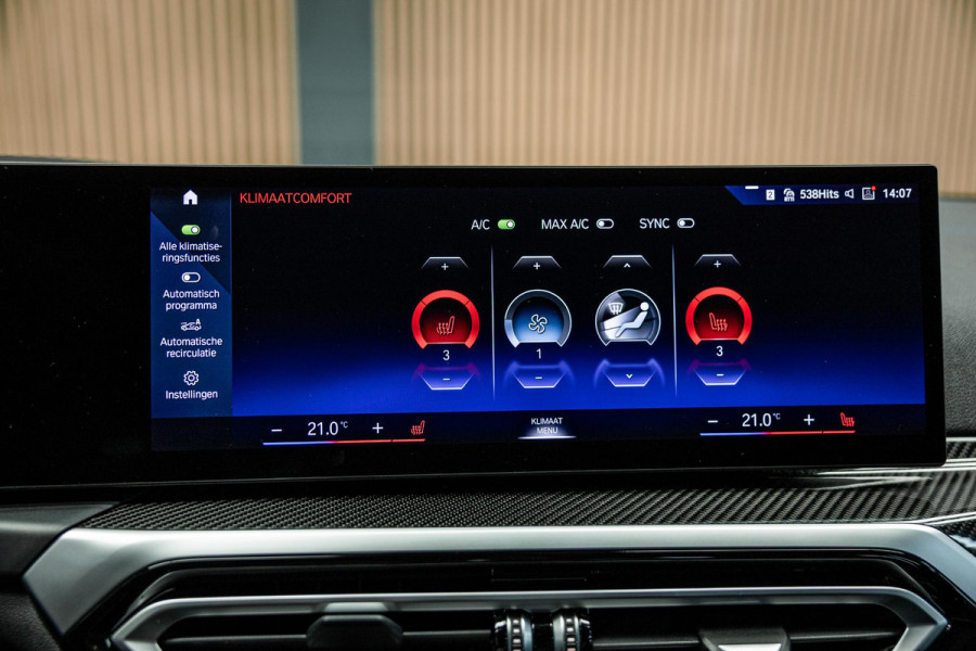 BMW 3-serie M340i xDrive | M-Performance Pack | M-stoelen | Head-Up | Carbon inleg | 20'' velgen | Sportstuur |