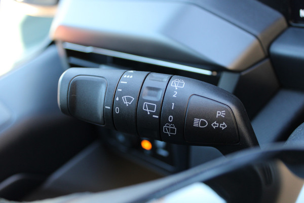 Ford Tourneo Custom PHEV L1H1 Titanium | Trekhaak | Navigatie | Led | 8P