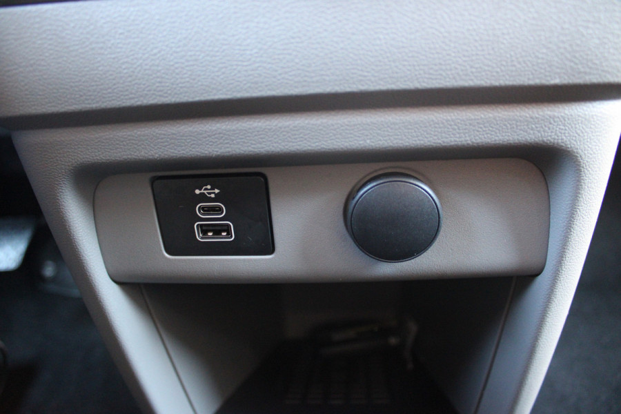 Ford Tourneo Custom PHEV L1H1 Titanium | Trekhaak | Navigatie | Led | 8P