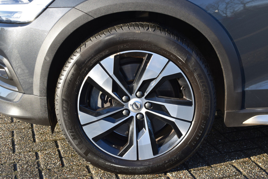 Volvo V60 Cross Country T5 AWD 250PK Automaat Pro | ACC | BLIS | H&K | Leder | Stuurverwarming | Leder |