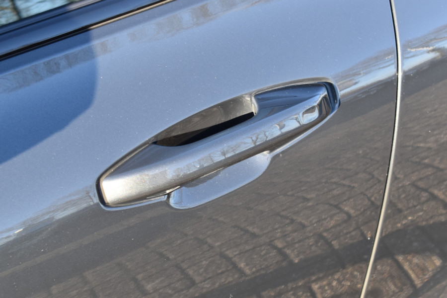 Volvo V60 Cross Country T5 AWD 250PK Automaat Pro | ACC | BLIS | H&K | Leder | Stuurverwarming | Leder |