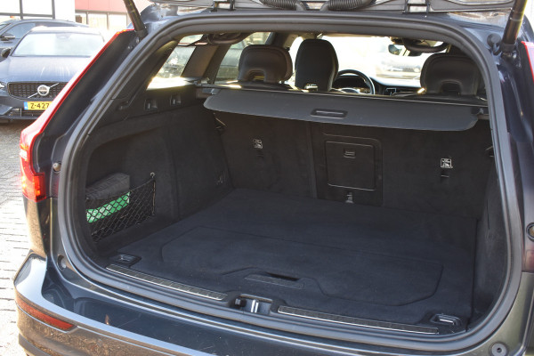 Volvo V60 Cross Country T5 AWD 250PK Automaat Pro | ACC | BLIS | H&K | Leder | Stuurverwarming | Leder |