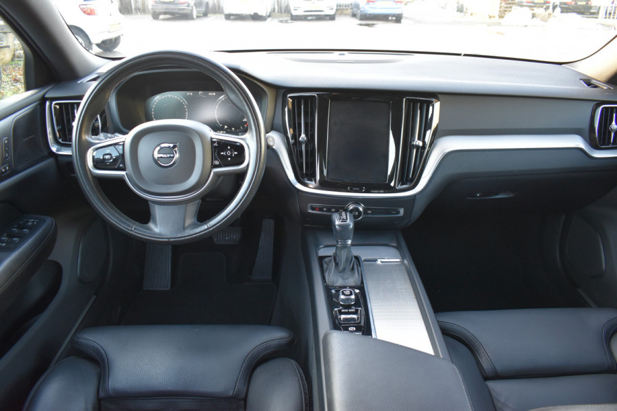 Volvo V60 Cross Country T5 AWD 250PK Automaat Pro | ACC | BLIS | H&K | Leder | Stuurverwarming | Leder |