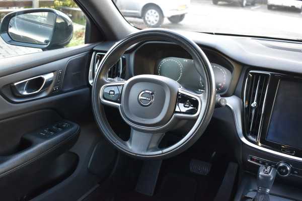 Volvo V60 Cross Country T5 AWD 250PK Automaat Pro | ACC | BLIS | H&K | Leder | Stuurverwarming | Leder |