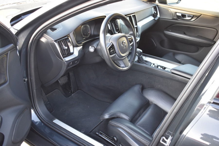 Volvo V60 Cross Country T5 AWD 250PK Automaat Pro | ACC | BLIS | H&K | Leder | Stuurverwarming | Leder |