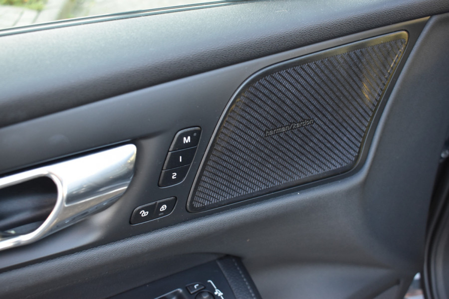 Volvo V60 Cross Country T5 AWD 250PK Automaat Pro | ACC | BLIS | H&K | Leder | Stuurverwarming | Leder |