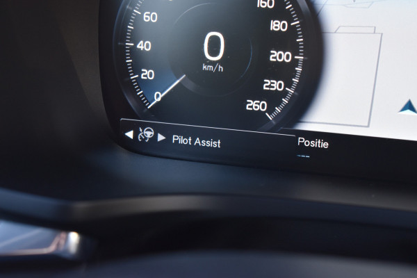 Volvo V60 Cross Country T5 AWD 250PK Automaat Pro | ACC | BLIS | H&K | Leder | Stuurverwarming | Leder |