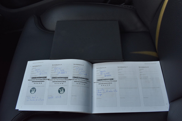 Volvo V60 Cross Country T5 AWD 250PK Automaat Pro | ACC | BLIS | H&K | Leder | Stuurverwarming | Leder |