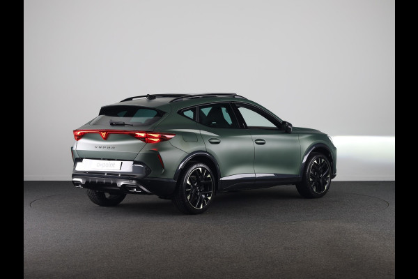 CUPRA Formentor 1.5 TSI e-Hybrid VZ Tribe Edition 272PK | Exclusieve Uitvoering | Panoramadak | Trekhaak | 19 inch | Matrix Koplampen | Matte Lak |