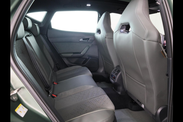 CUPRA Formentor 1.5 TSI e-Hybrid VZ Tribe Edition 272PK | Exclusieve Uitvoering | Panoramadak | Trekhaak | 19 inch | Matrix Koplampen | Matte Lak |