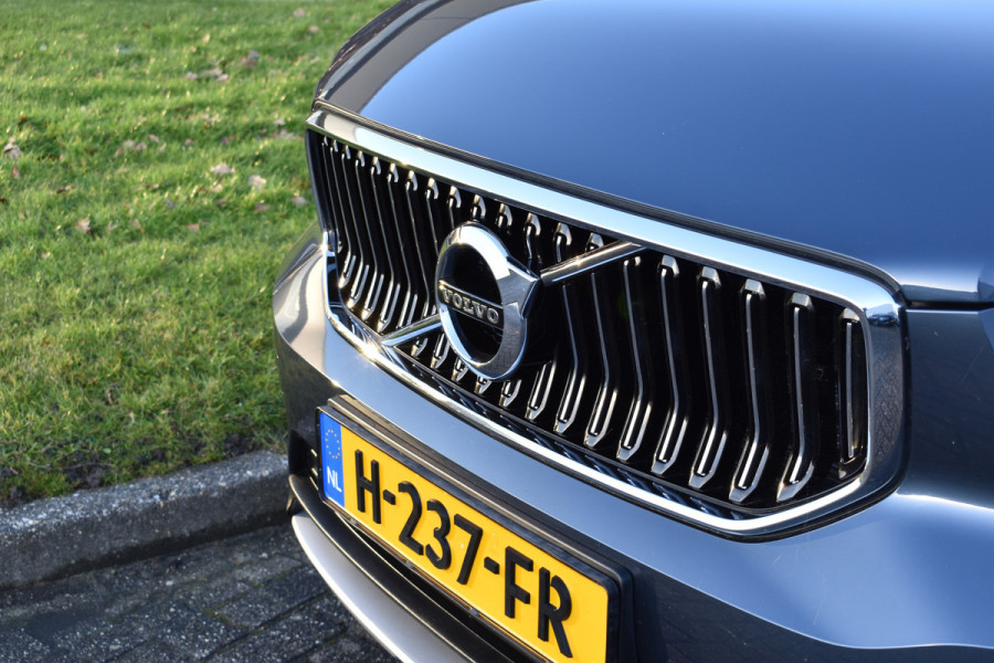 Volvo XC40 T3 163PK Automaat Inscription | Trekhaak | Leder | ACC | Blis | Camera | Stoelverwarming