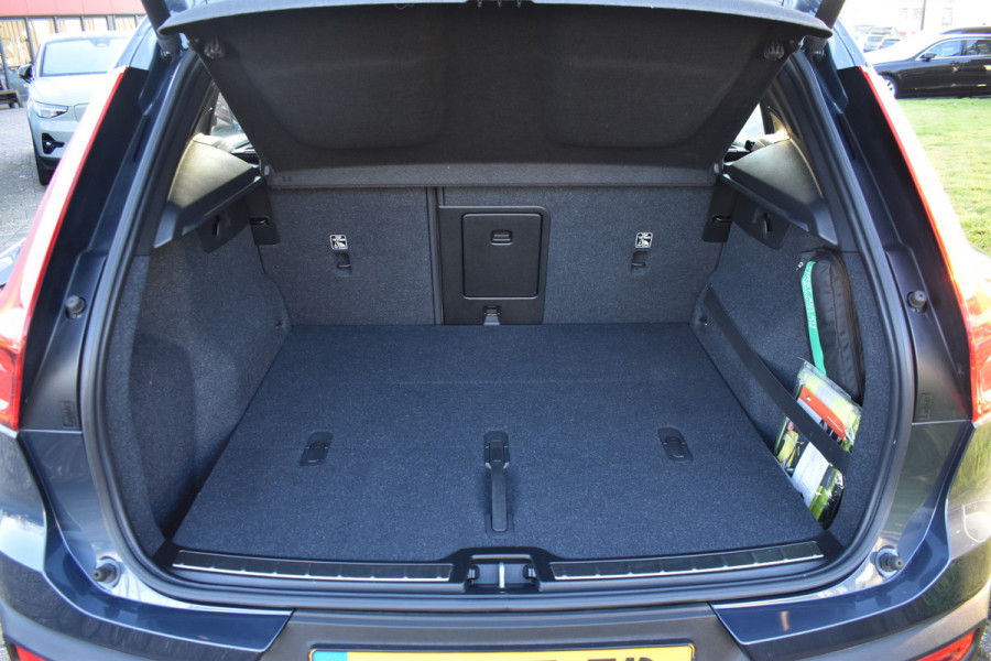 Volvo XC40 T3 163PK Automaat Inscription | Trekhaak | Leder | ACC | Blis | Camera | Stoelverwarming