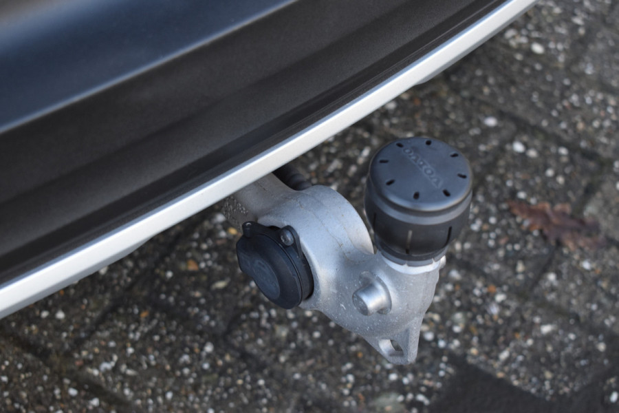 Volvo XC40 T3 163PK Automaat Inscription | Trekhaak | Leder | ACC | Blis | Camera | Stoelverwarming