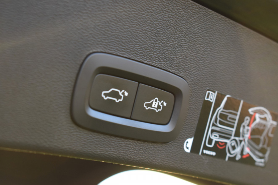 Volvo XC40 T3 163PK Automaat Inscription | Trekhaak | Leder | ACC | Blis | Camera | Stoelverwarming