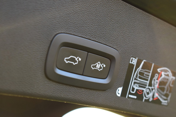 Volvo XC40 T3 163PK Automaat Inscription | Trekhaak | Leder | ACC | Blis | Camera | Stoelverwarming