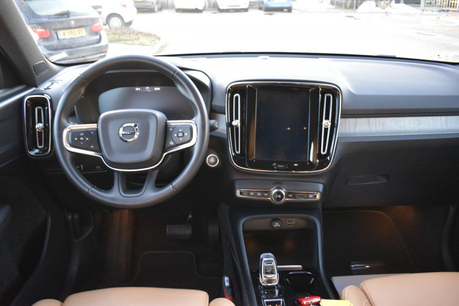 Volvo XC40 T3 163PK Automaat Inscription | Trekhaak | Leder | ACC | Blis | Camera | Stoelverwarming