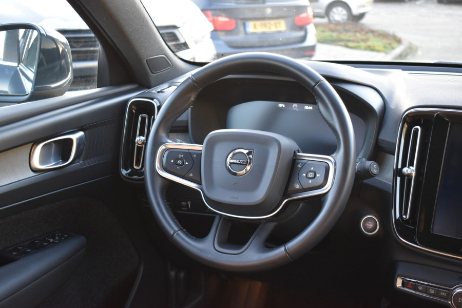 Volvo XC40 T3 163PK Automaat Inscription | Trekhaak | Leder | ACC | Blis | Camera | Stoelverwarming