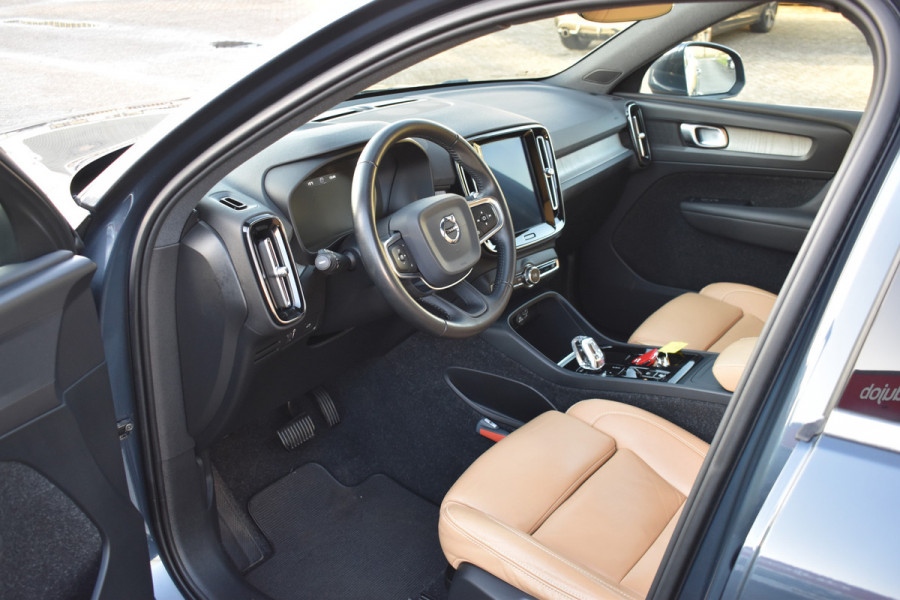 Volvo XC40 T3 163PK Automaat Inscription | Trekhaak | Leder | ACC | Blis | Camera | Stoelverwarming