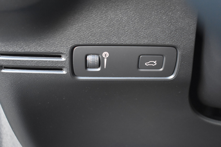 Volvo XC40 T3 163PK Automaat Inscription | Trekhaak | Leder | ACC | Blis | Camera | Stoelverwarming