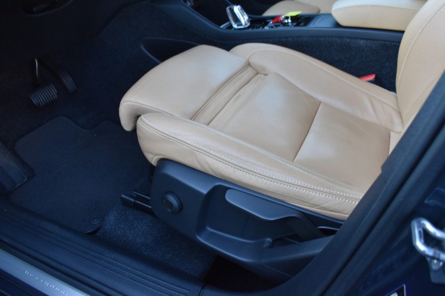 Volvo XC40 T3 163PK Automaat Inscription | Trekhaak | Leder | ACC | Blis | Camera | Stoelverwarming