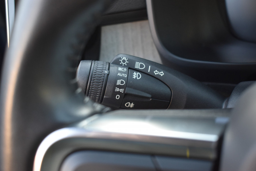 Volvo XC40 T3 163PK Automaat Inscription | Trekhaak | Leder | ACC | Blis | Camera | Stoelverwarming