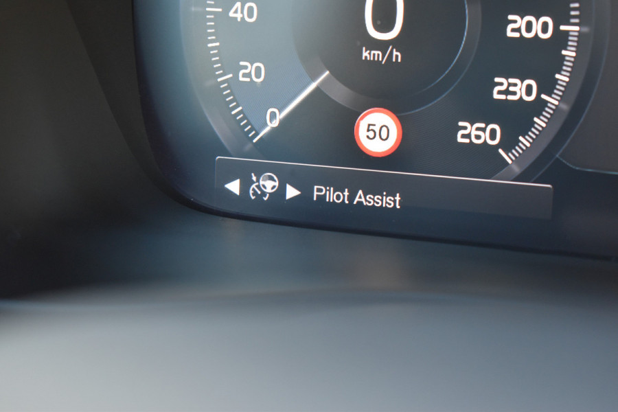 Volvo XC40 T3 163PK Automaat Inscription | Trekhaak | Leder | ACC | Blis | Camera | Stoelverwarming