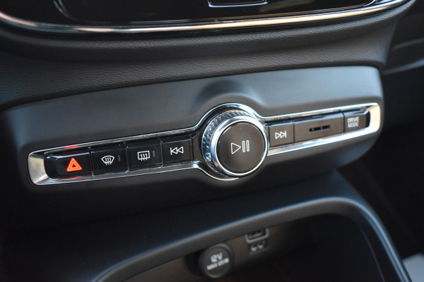 Volvo XC40 T3 163PK Automaat Inscription | Trekhaak | Leder | ACC | Blis | Camera | Stoelverwarming