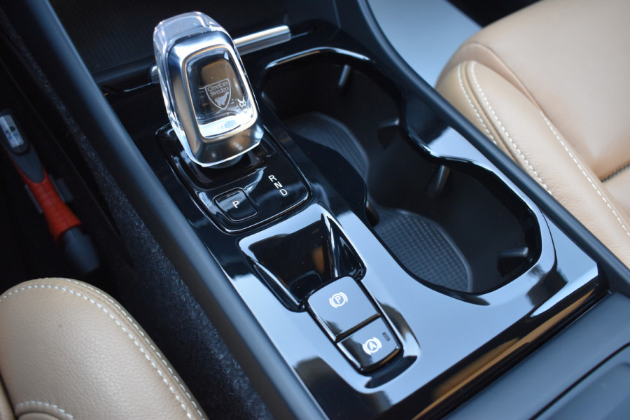 Volvo XC40 T3 163PK Automaat Inscription | Trekhaak | Leder | ACC | Blis | Camera | Stoelverwarming