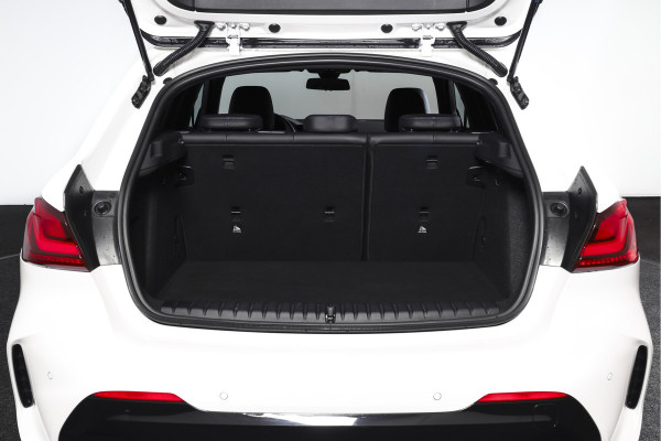 BMW 1-serie 118i 140 PK High Executive M Sport | Dig. Cockpit | Cruise | PDC | ECC | NAV + App. Connect | ECC | DAB | LM 18" |