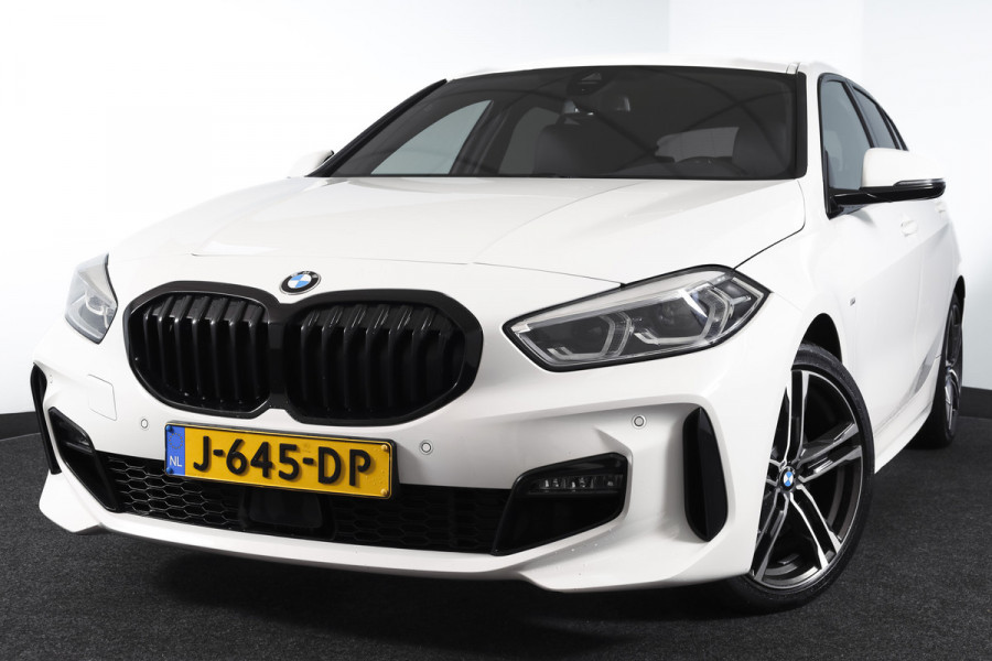 BMW 1-serie 118i 140 PK High Executive M Sport | Dig. Cockpit | Cruise | PDC | ECC | NAV + App. Connect | ECC | DAB | LM 18" |